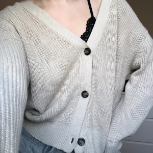 Oversize kofta - Beige oversize kofta 180 kr inkl frakt ⭐️💓