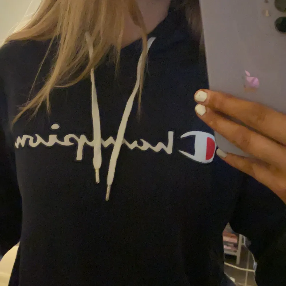 Marinblå champion hoodie med luva 💕. Hoodies.