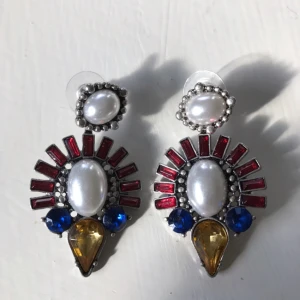  - Beautiful earrings from Mango 
