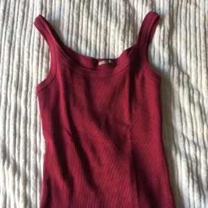  - Wine red, burgundy top