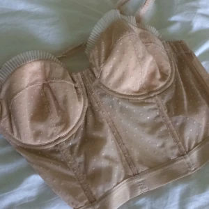  - Snygg korsett behå sparsamt använd  