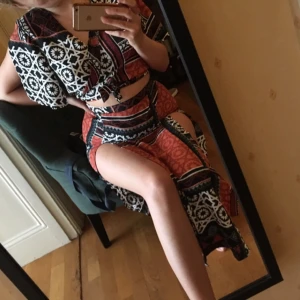  - Storlek 34, ifrån Gina tricot. Använda en gång!