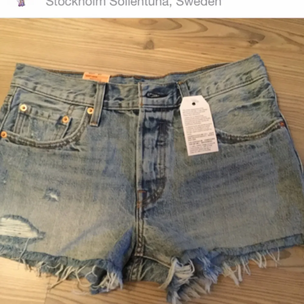 Säljer ett par oanvända nya levi’s 501 shorts från yunkyard.com pga fel strl. Shorts.