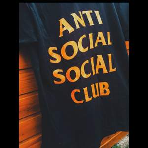 T-shirt från anti social social club, hel o ren. Aldrig använd.