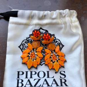 Vackra örhängen från Pipols Bazaar. Nypris ca 500 kr.