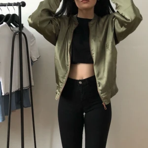  - Tunn jacka från lager 157 Nypris: 179:- Mitt pris: 65:-