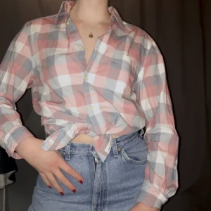  - En as NICE skjorta som är använd 1-2 gånger så känner att det skulle vara kul om den kom till använde hos någon annan 