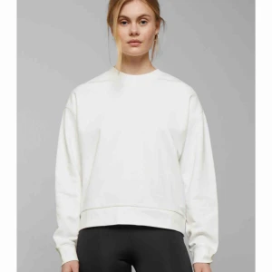  - Sweatshirt från weekday, aldrig använd lappen sitter kvar! 