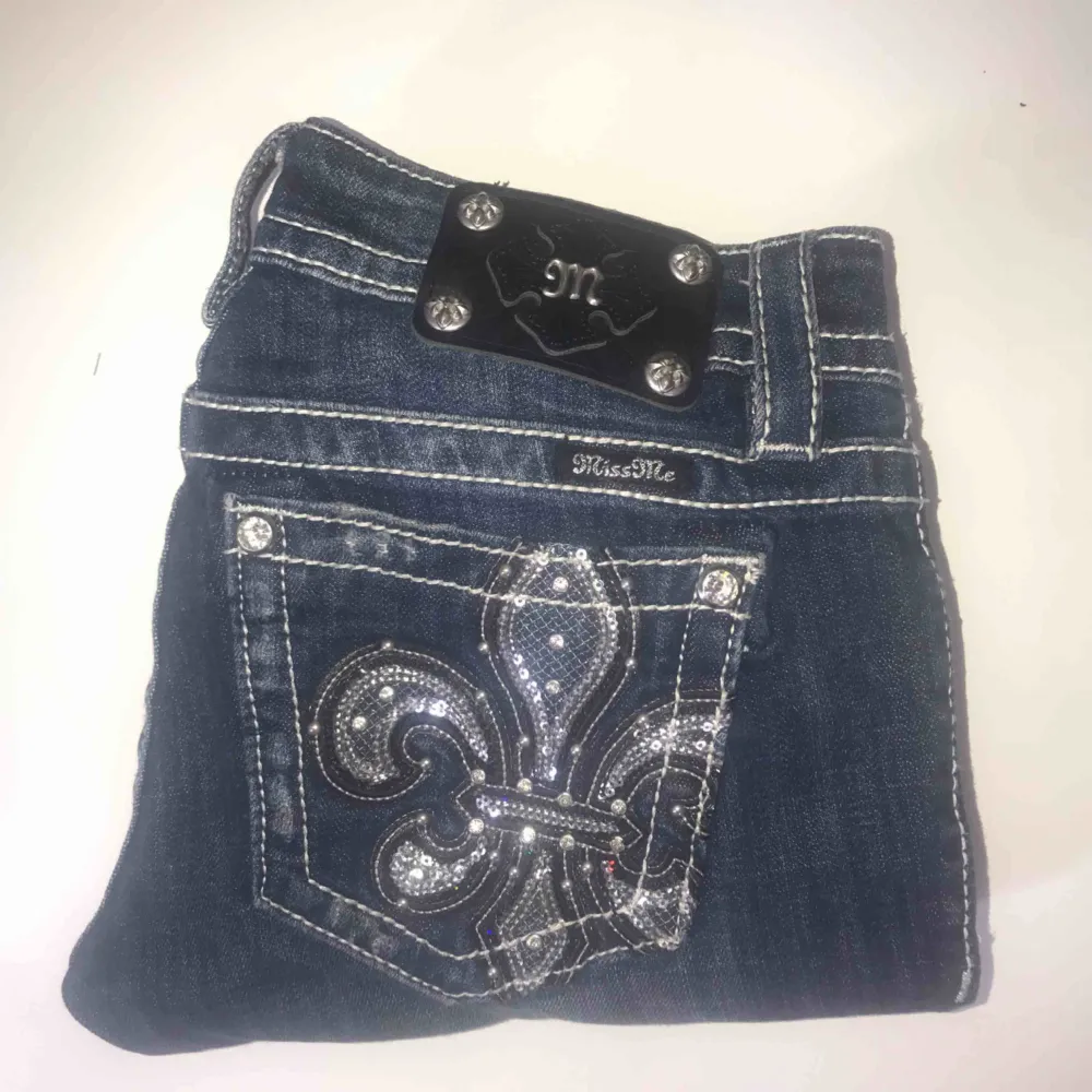 MissMe jeans i storlek 26, jättefint skick! . Jeans & Byxor.