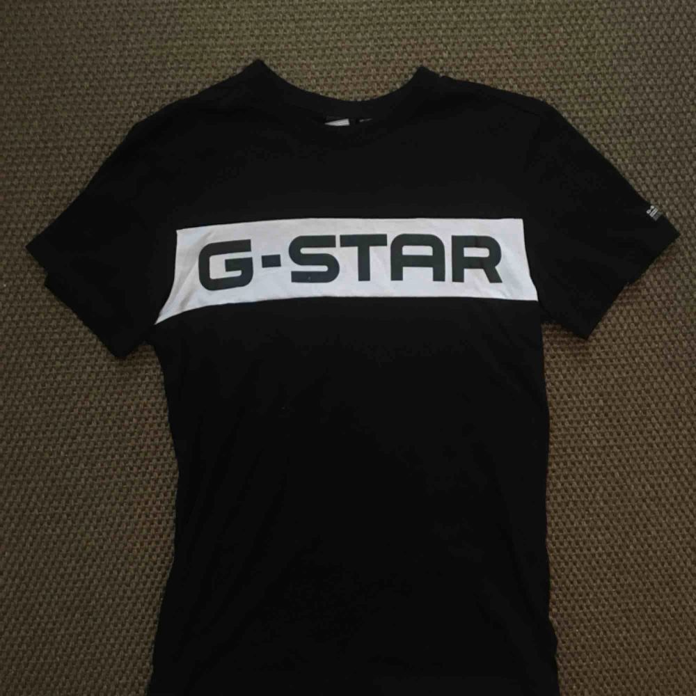 Tshirt från G-star i storlek XS, köpt på Zalando. Nyskick.. T-shirts.