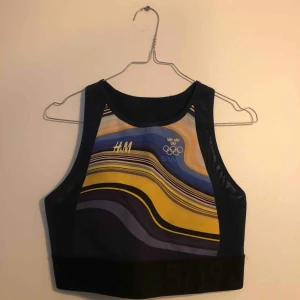  - H&Ms OS kollektion. Knappt använd. 