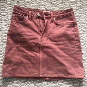  - Superfin tight kjol från weekday. Kan mötas upp i Stockholm.