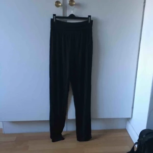  - Mjuka byxor från Cubus i storlek 158/164. Passar även XS. Skickar gärna men då tillkommer frakt.