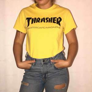 Gul Thrasher T-shirt i skön modell som är knappt använd.  Frakt ingår i priset 😊 Nypris låg runt 400kr