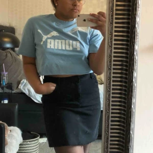  - Oversized M, Ljusblå croptop från puma. Vintage och använt den en gång, fint skick! Frakt tillkommer💙💙