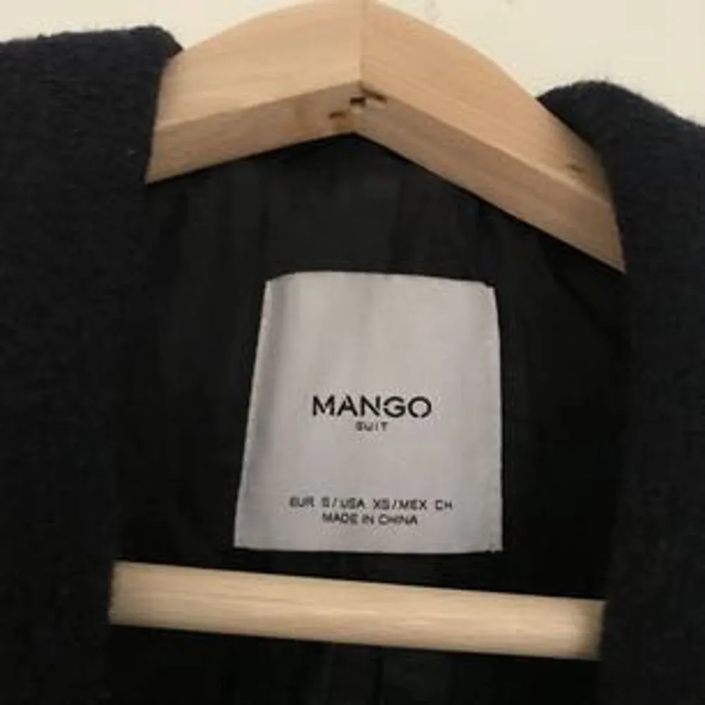 Dark blue 100% wool coat from Mango. Great condition. Bought for 2,000 Sek. . Jackor.