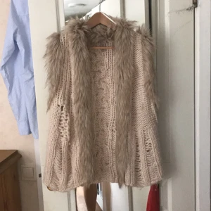  - VINTAGE väst. Storlek M, använd några gånger. 