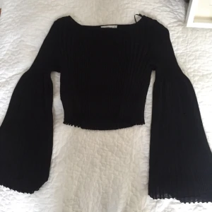  - Storlek M men liten i storleken så passar även S Lätt genomskinlig