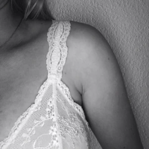  - Suuuuupersöt romantisk bralette/bh i storlek S! FRI FRAKT! Fråga på om du undrar något (mått, mötas upp osv.) möjlighet till sänkt pris vid köp av flera plagg (stor garderobsrensning på G!!)