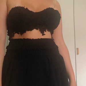 snygg topp - topp ifrån bikbok.  storlek s-L ungefär då den är som på en bh där bak så man väljer själv storlek! frakt ca 22-44kr. samfraktar gärna