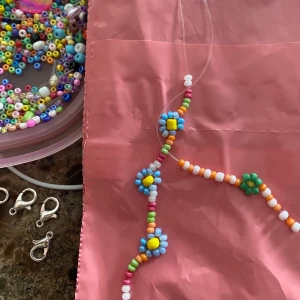 Handgjorda smycken  - Fler modeller och kombinationer. För mer info läs tidigare inlägg