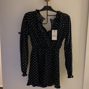 Byxdress från NAKD - Helt ny Super fin byxdress från NAKD tyvärr inte i min storlek🥰