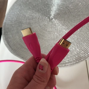 Rosa HDMI kabel  - Rosa hdmi kabel HEL! 