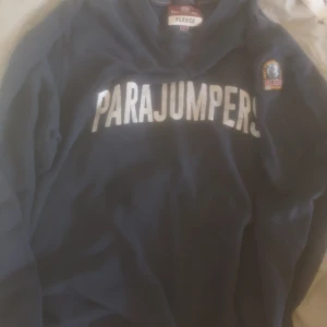 Parajumper tröja - Parajumper tröja köpt för 1800 för ca 9 månader sen. Knappt använd. 
