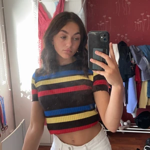 Tröja Zara - En jättefin tajt tröja från Zara! Har inte använt den mycket alls därav väldigt bra skick!🥰 köparen betalar för frakt