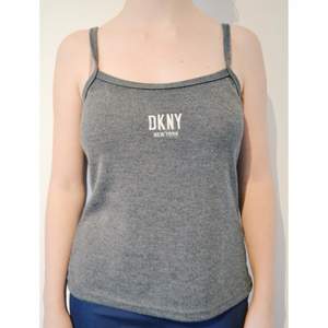 DKNY-linne i grått, storlek S/M.