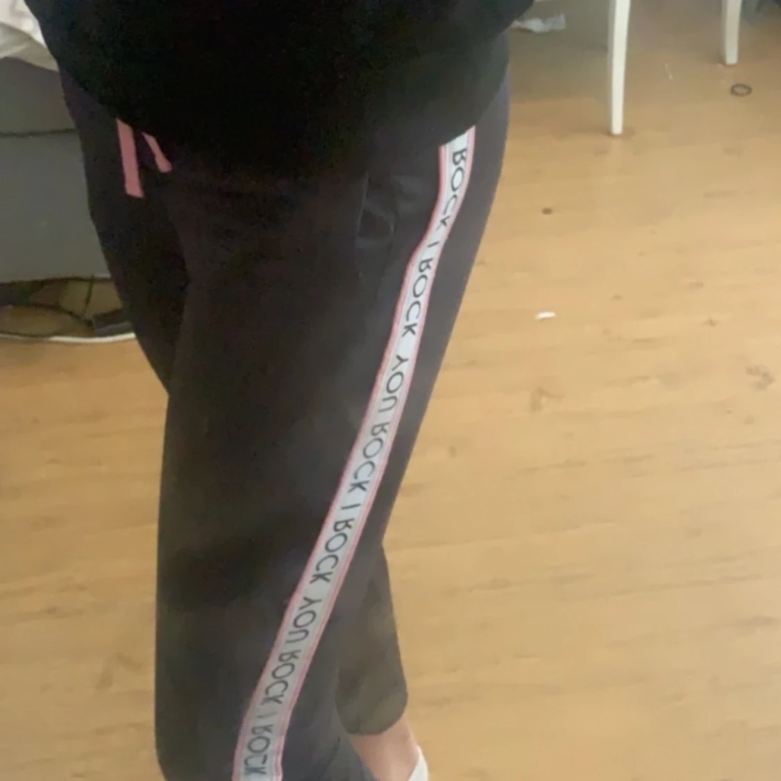 Mörkblå byxor - 90