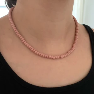 Pärlhalsband  - Pärlhalsband😍  - 65kr/st (fri frakt)  Dm vid frågor och intresse🥰