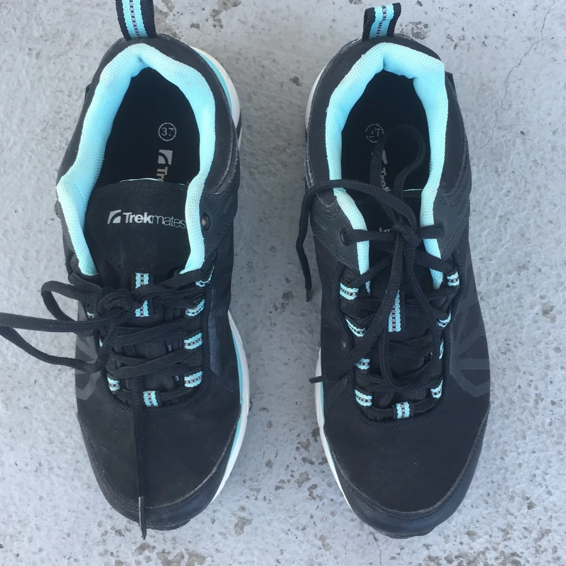 Knappast använda skor  - 90