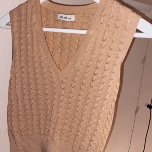 Chiquelle topp - Populär chiquelle väst i onesize, den är aldrig använd. (Köparen står för frakten)