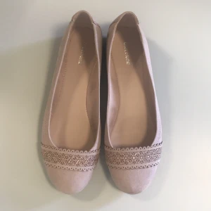 Shoes - Excellent condition :) 