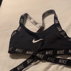 Nike sport bh  - Nike sporttopp