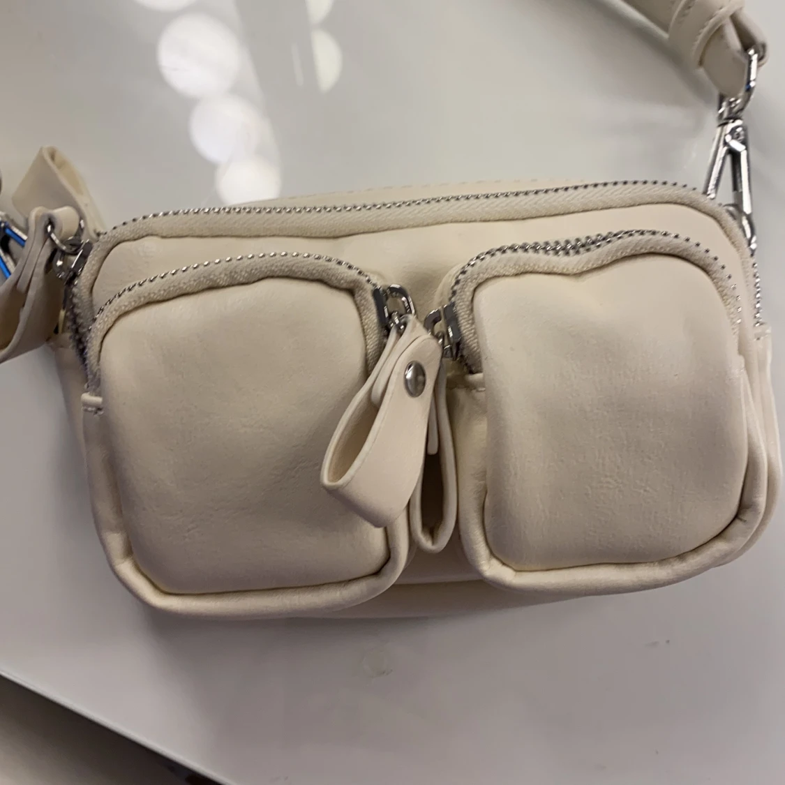 Sjukt snygg väska - 90