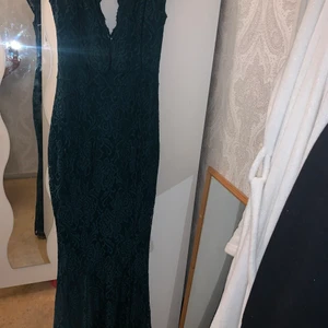 Balklänning - Aldrig använd kartong finns med, festklänning och både balklänning