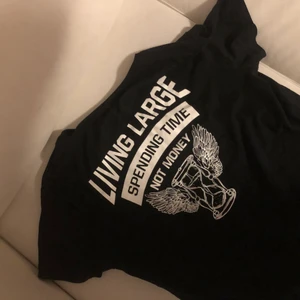 Tshirt med tryck  - Storlek s men skulle säga xs 