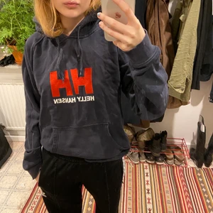 Helly Hansen hoodie - Super mysig helly Hansen hoodie!!! Bra skick :) möts i sthlm Elr köpare står för frakt! Puss