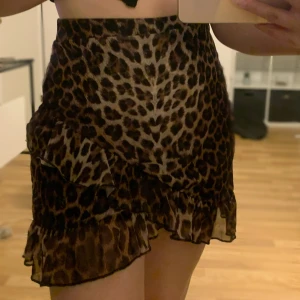 Leo kjol - Kjol med volang