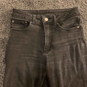  - Ett par svarta highwaisted jeans från cheap monday. Säljer pga för små för mig. Köparen betalar frakten