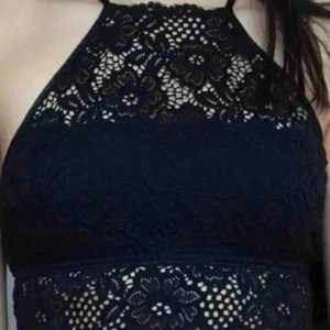 Spets topp - Spets topp från new yorker använd cirka 2 ggr säljes för 50kr+frakt  Betalning sker via swish och jag fraktar endast 