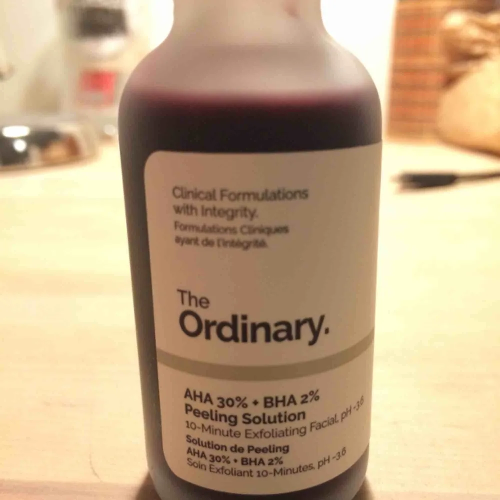 AHA 30% + BHA 2% Peeling Solution. 10-minuters peeling från The Ordinary. Använd fåtal gånger och var väldigt bra! Jag bjuder på frakten! . Accessoarer.