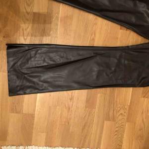 Bruna Leather imitation byxor