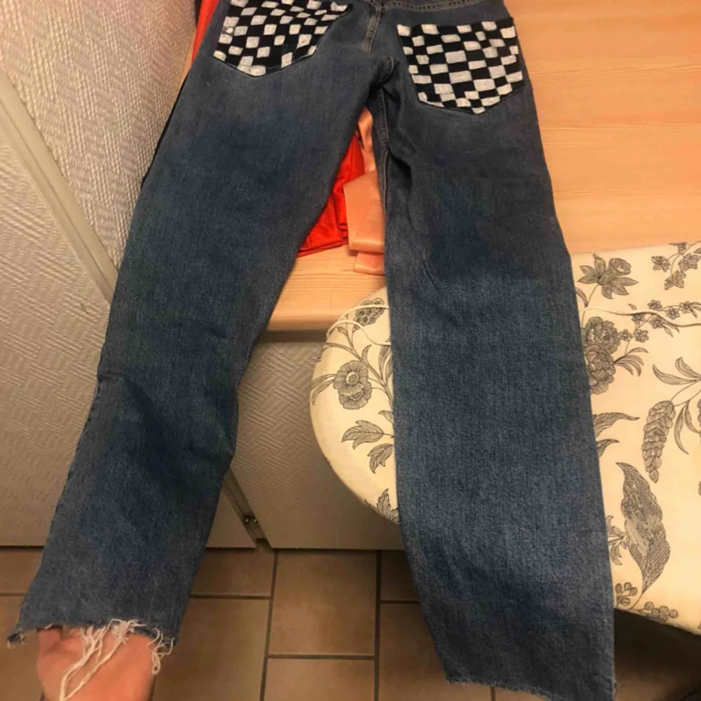Reworked Jeans storlek S (36). Jeans & Byxor.