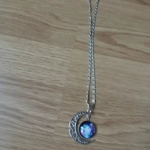  - Halsband med galax aldrig använd