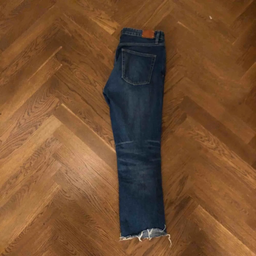 Sköna, oanvända, slappa jeans med hög midja, kan dras ned på höfterna också. Köparen står för frakt:). Jeans & Byxor.