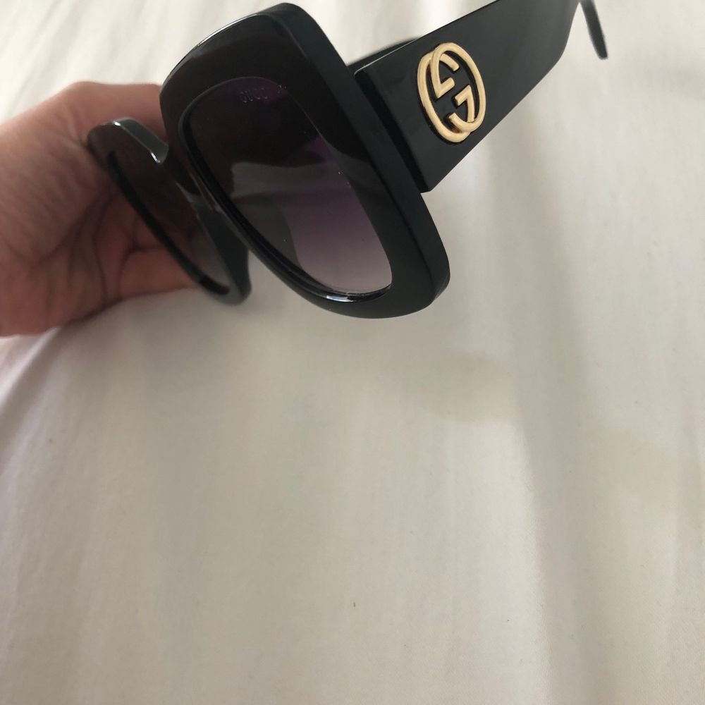 Gucci solglasögon - Versace | Plick Second Hand