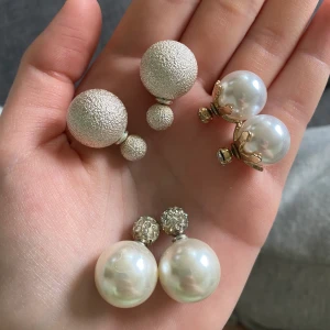 Skitfina pärlörhängen - Stora pärlörhängen i hyfsat skick. 20 kr styck + frakt!! Skriv om du vill ha fler bilder